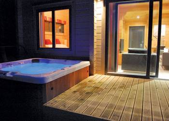 Woodland Lakes Lodges